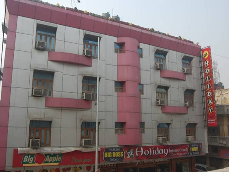 De International @ Station New Delhi